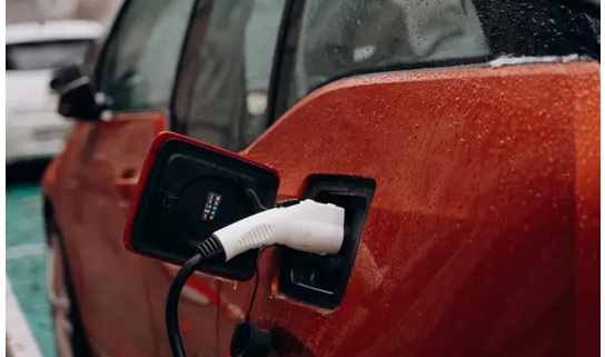 電気自動車(EV)の雨の日や梅雨時期に知っておくべき対策！
