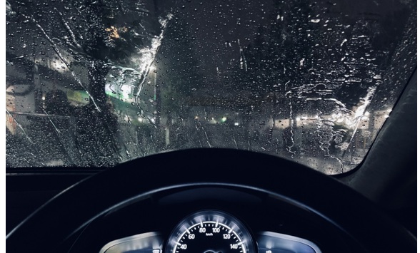雨の日の安全運転のポイント