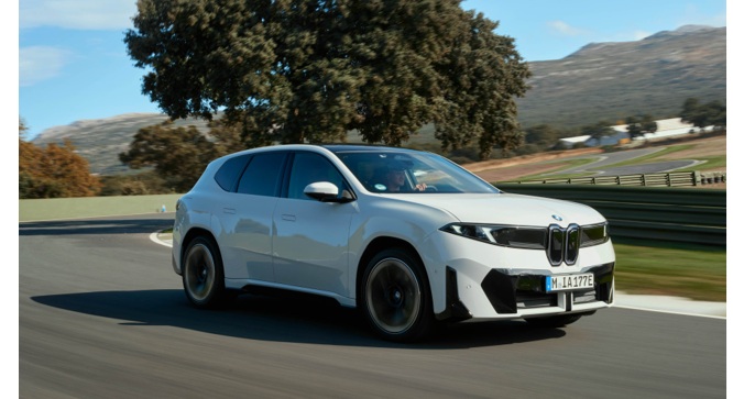 BMW iX3の価格・航続距離・スペック