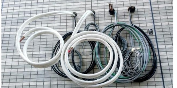 失敗例④:「壁の裏側」で配線ルートが複雑に