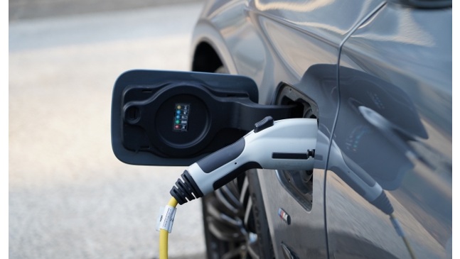 EVは充電途中で中断しても問題ない?バッテリーへの影響を解説