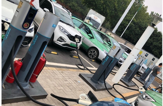 諸外国と比較した日本の充電インフラの位置づけ