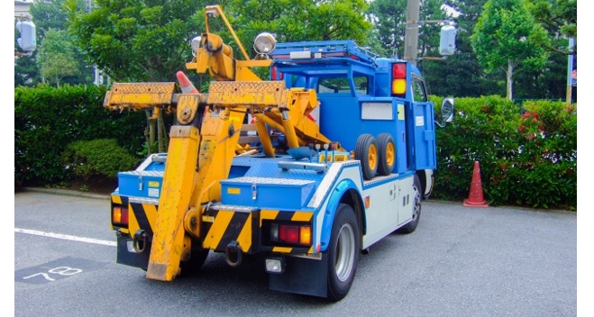 EVはレッカー移動に制限がある？距離上限と追加費用を解説