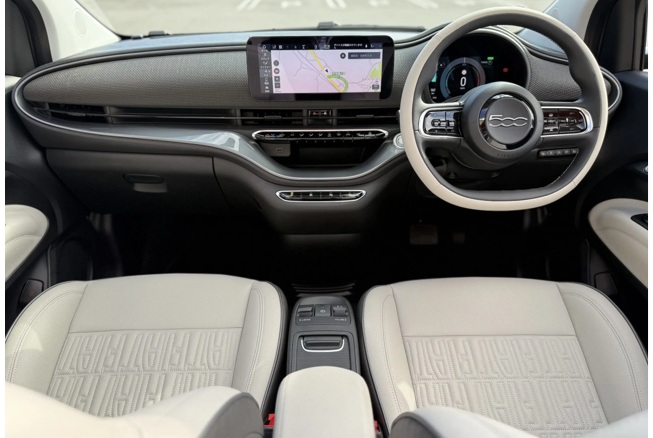 FIAT 500eのインテリアデザイン