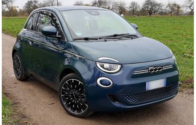 FIAT 500eの航続距離と充電性能などスペック
