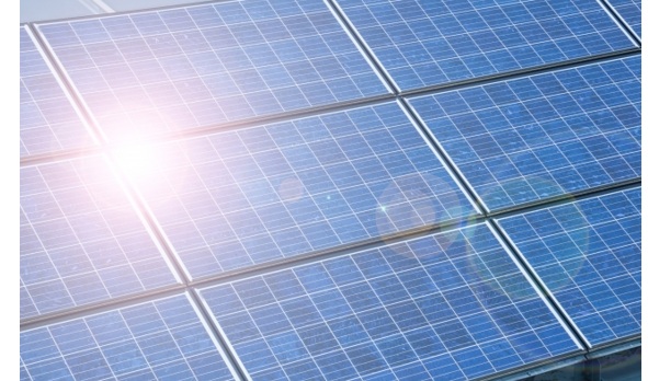 太陽光だけでは「昼しか使えない」という落とし穴