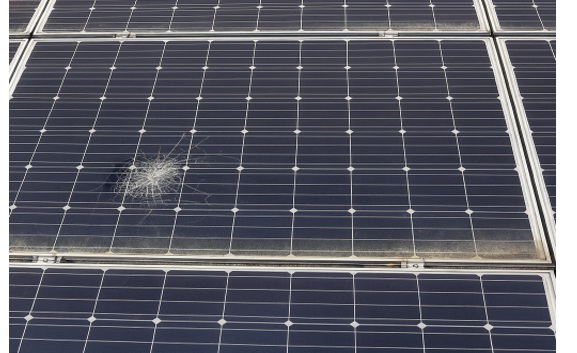 太陽光パネル表面の汚れ