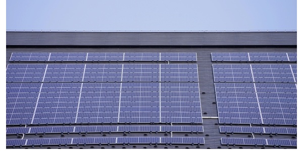 太陽光発電+蓄電池導入により「天気で生活リズム」が変わる?