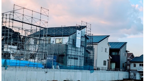 屋根リフォーム前に知りたかった!太陽光パネルの取り外し・再設置の現実