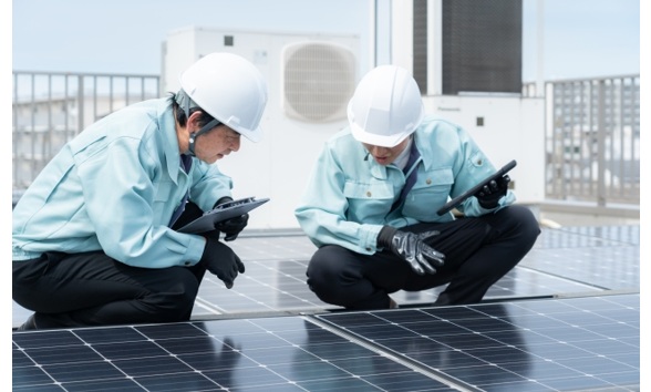 パネルの残存寿命とメンテナンス履歴を確認せよ