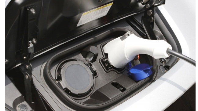 電気自動車(EV)を「満充電しない」のデメリット