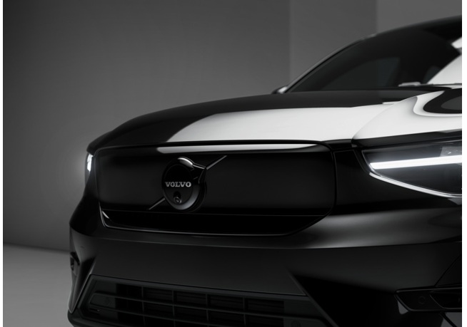 VOLVO EX40の価格・航続距離・スペック